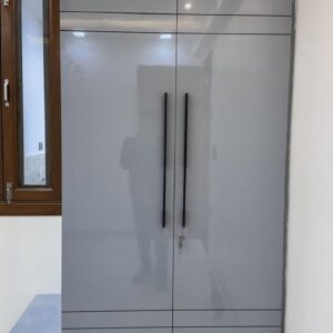 Spacious Modular Wardrobe with Elegant Design